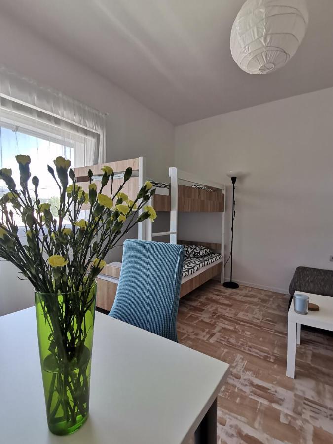 Ema & Mila 2 Apartment Knin Bagian luar foto