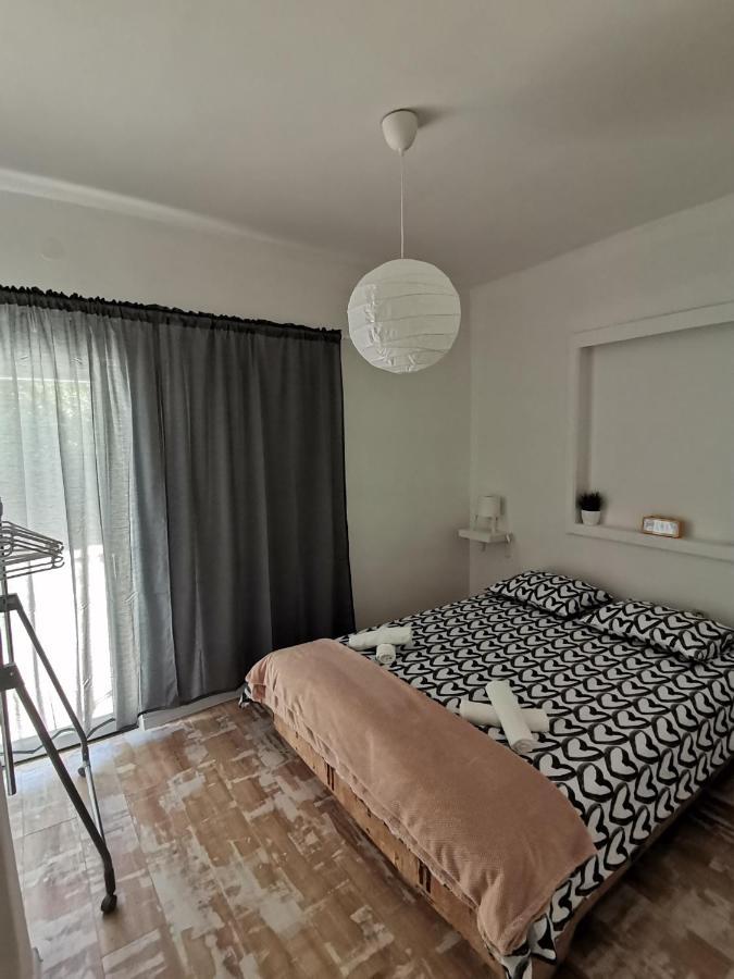 Ema & Mila 2 Apartment Knin Bagian luar foto