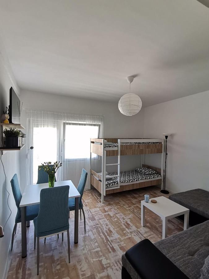 Ema & Mila 2 Apartment Knin Bagian luar foto